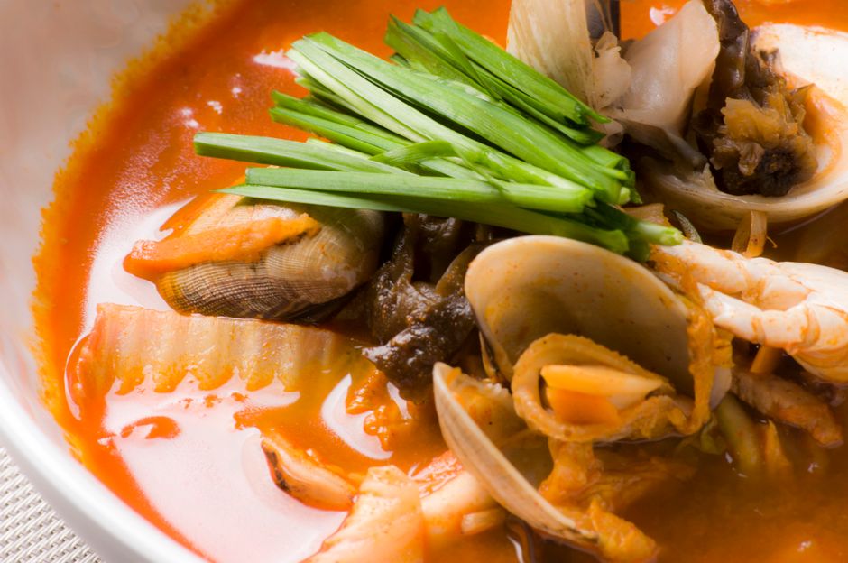 Amêijoas à cataplana, mosselen en kokkels uit de cataplana