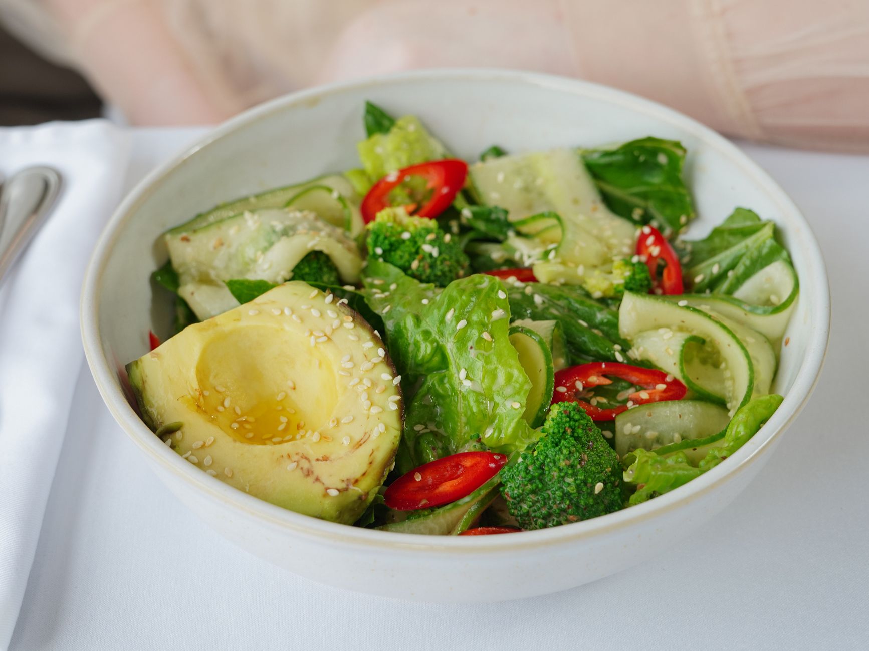 Aziatische komkommersalade met sesam en chili