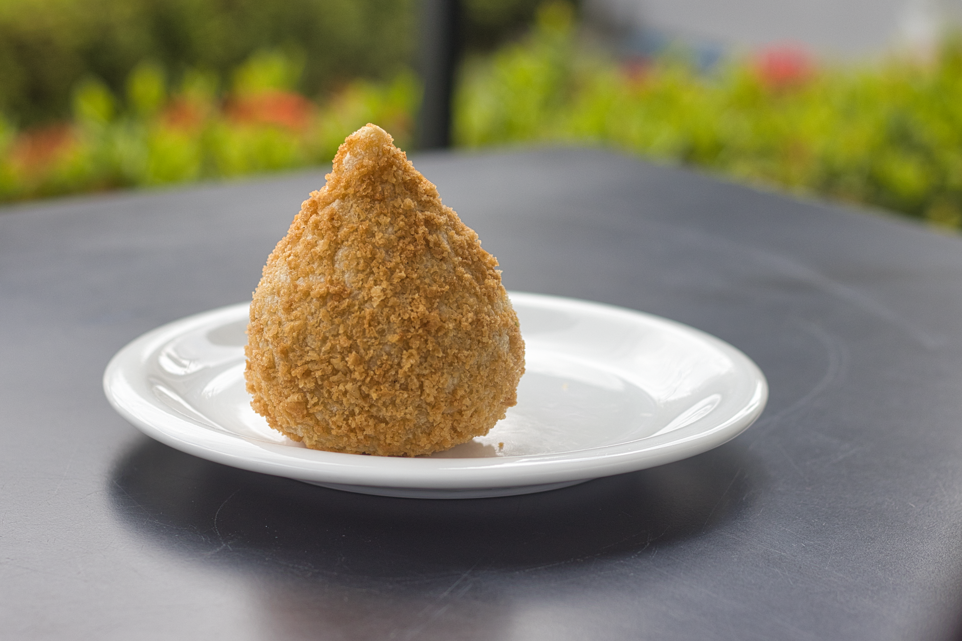 Braziliaanse coxinha, kipkroketjes in druppelvorm