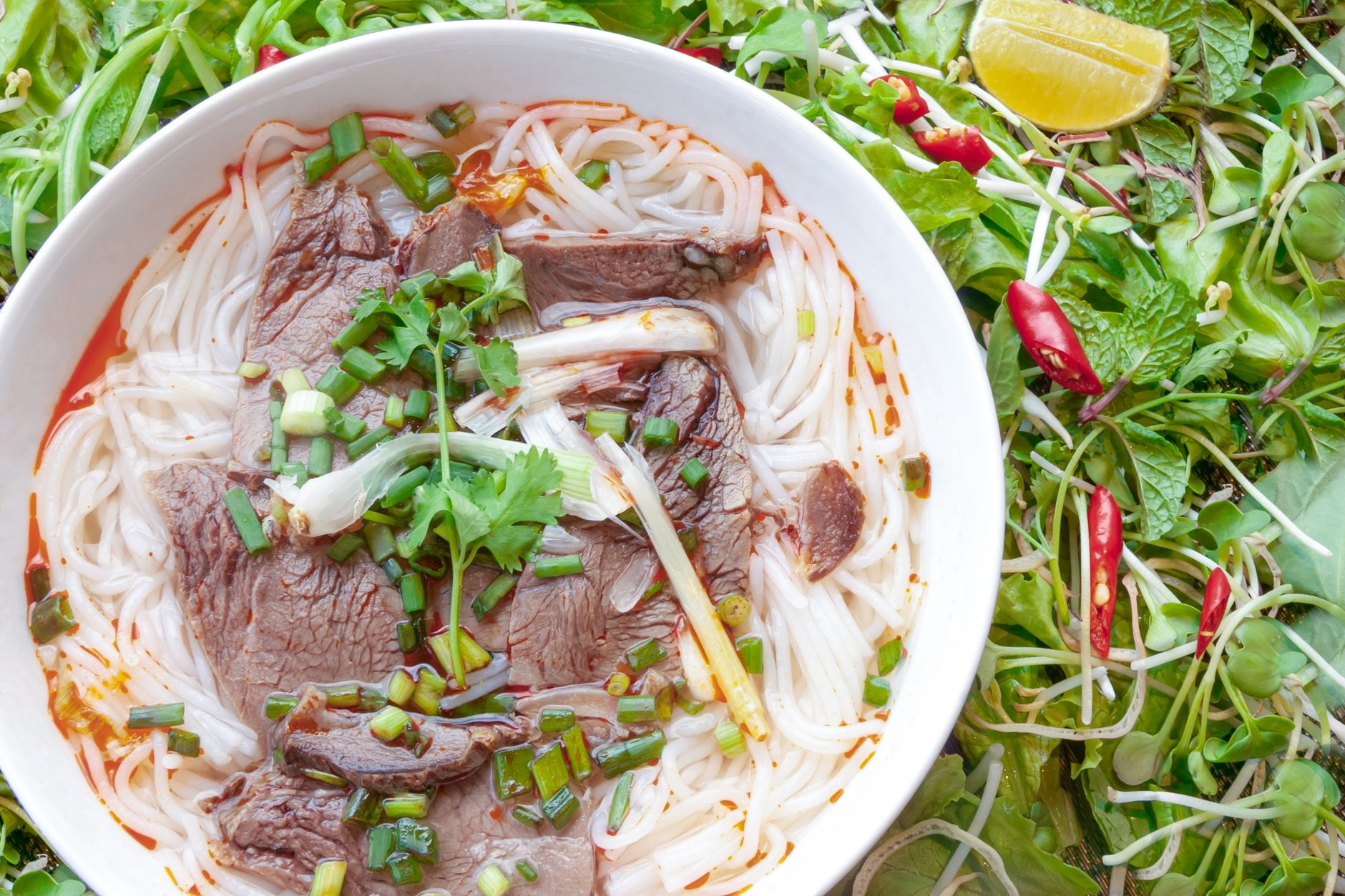 Bun bo Hue, pittige Vietnamese rundvleesnoedelsoep