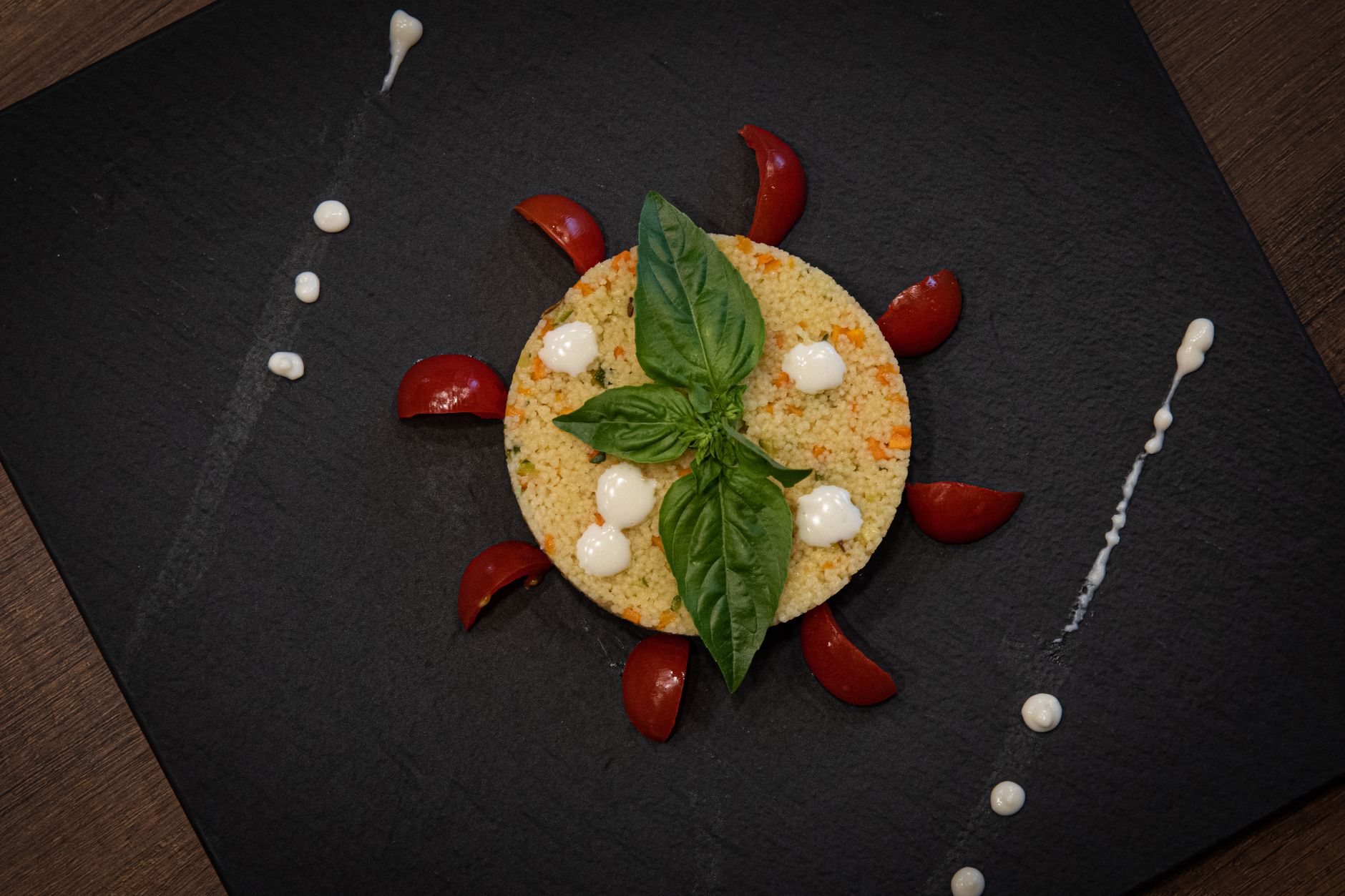 Burrata met gegrilde groenten en parelcouscous