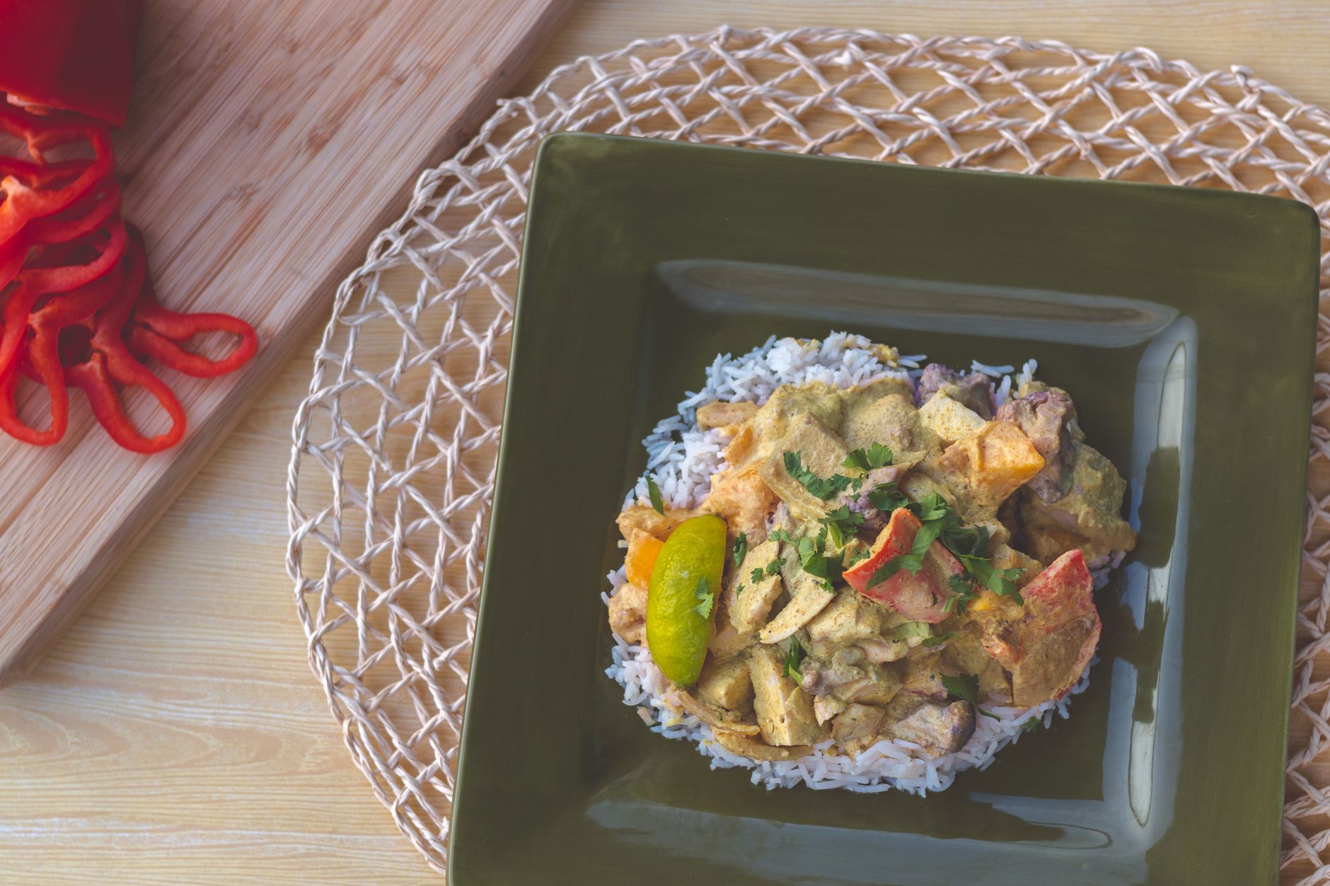 Kipcurry met kokosmelk en tagliatelle