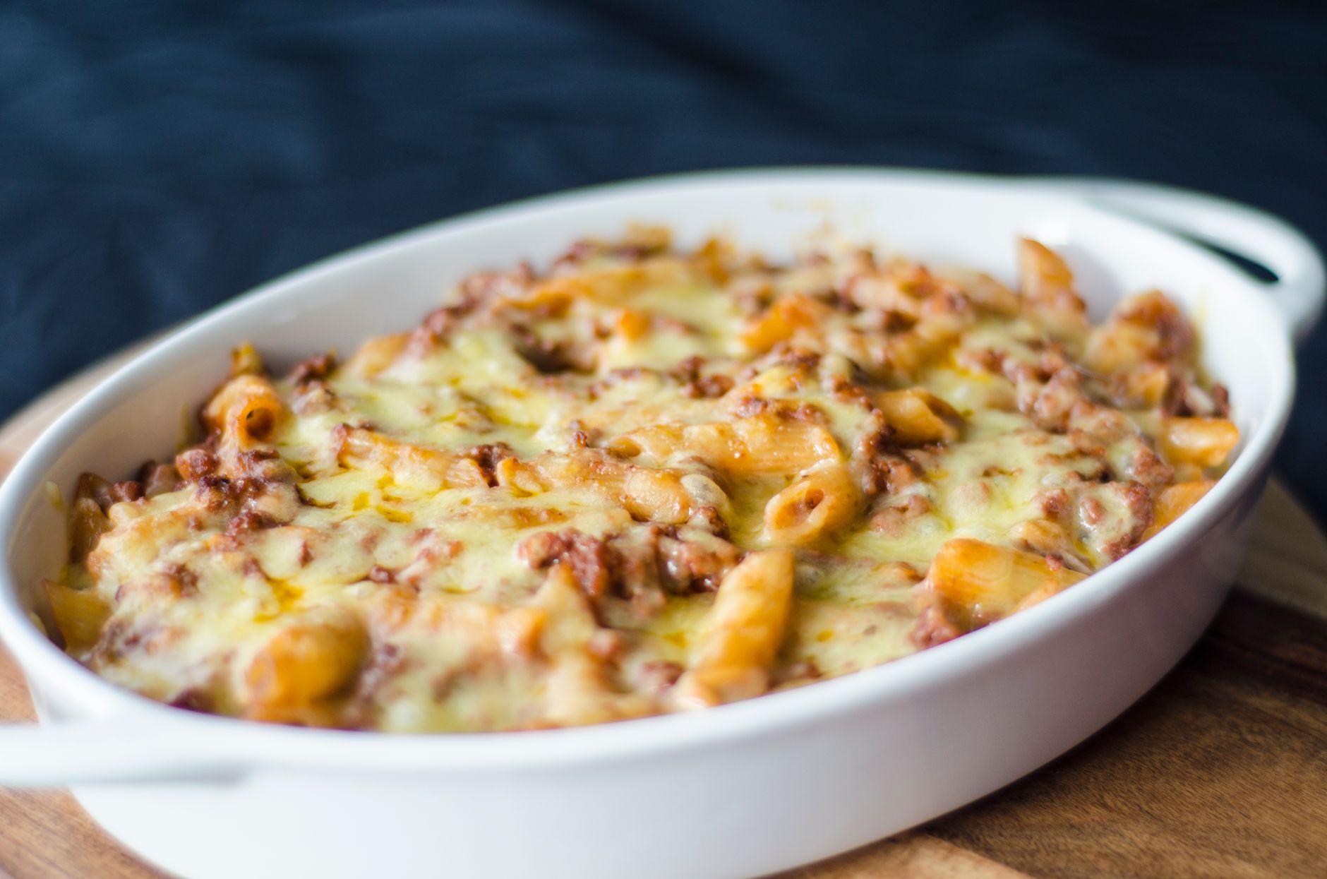Macaroni-ovenschotel met hesp en kaas