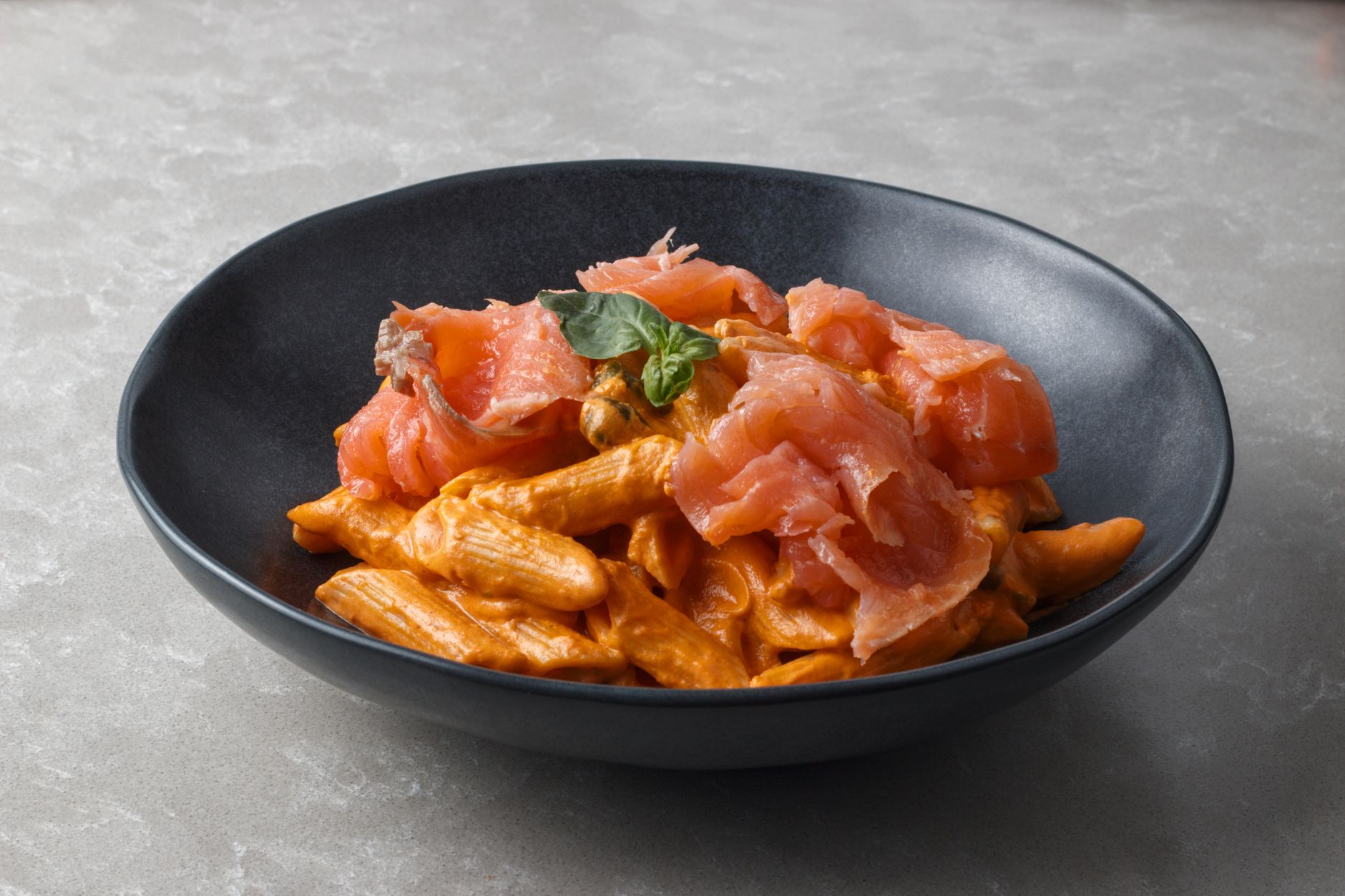 Penne met zalm en roomsaus