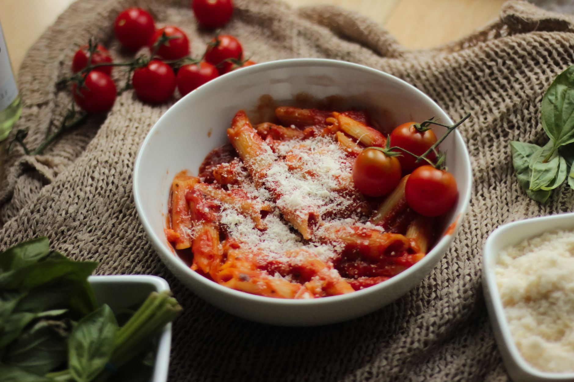 One-pot tomatenpasta met basilicum