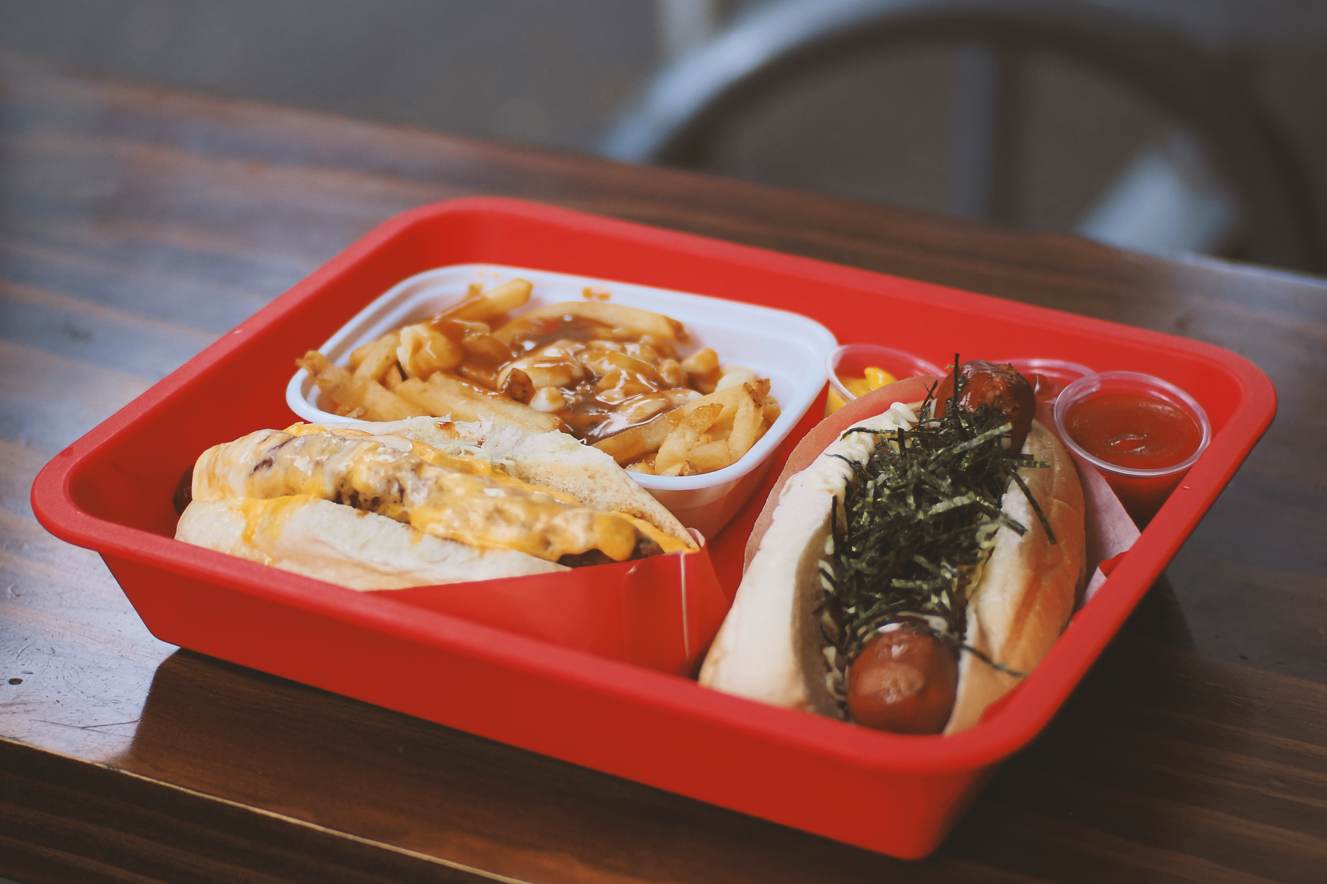 Poutine met frieten, kaas en jus