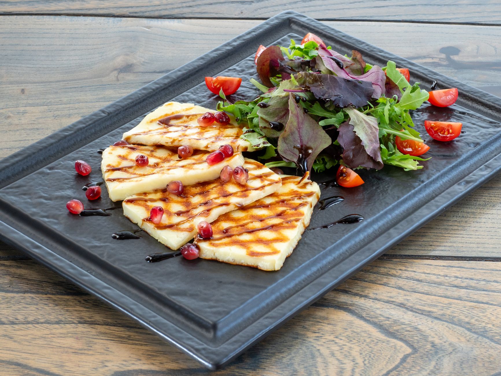 Halloumi-traybake met mediterrane groenten