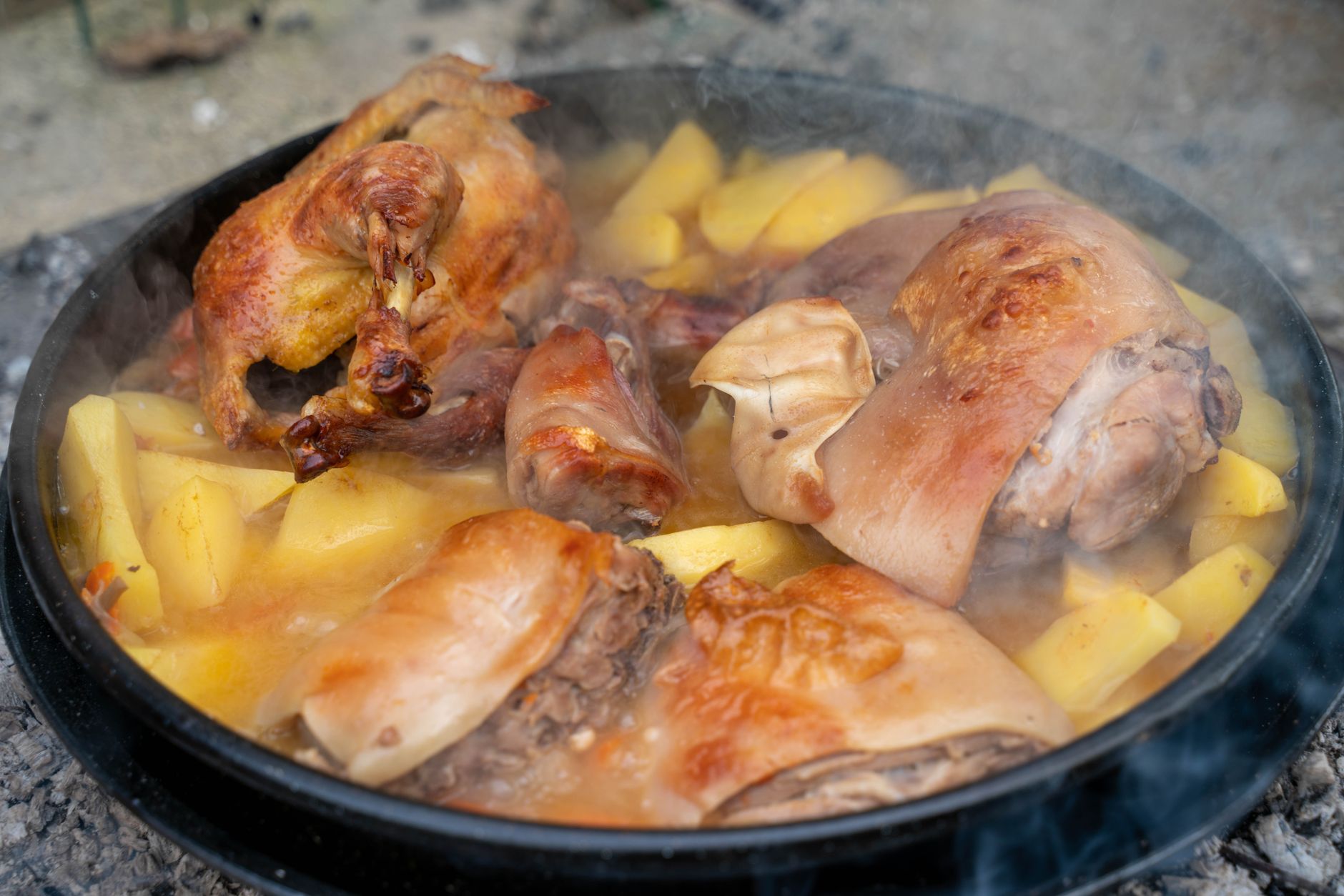 Baeckeoffe, Elzasser vlees- en aardappelpot