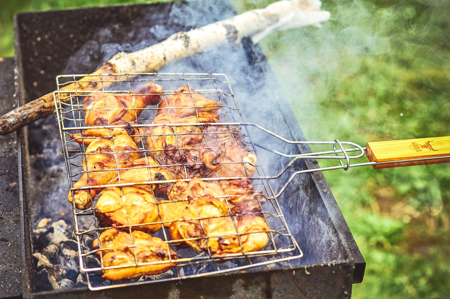 Gegrilde kippendijen met citroen