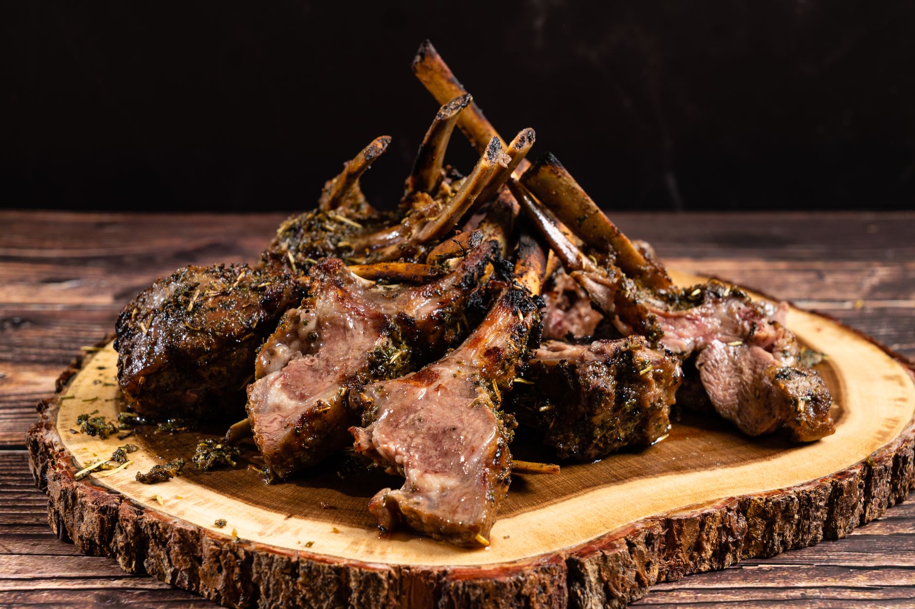 Gigot d'agneau, gebraden lamsbout met look en rozemarijn