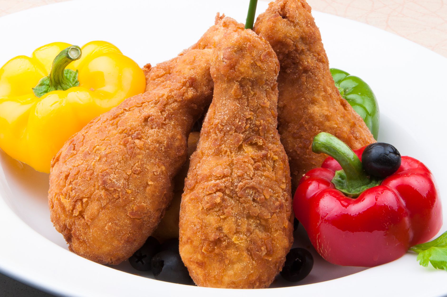 Kip met rode paprika en aardappelen uit de oven
