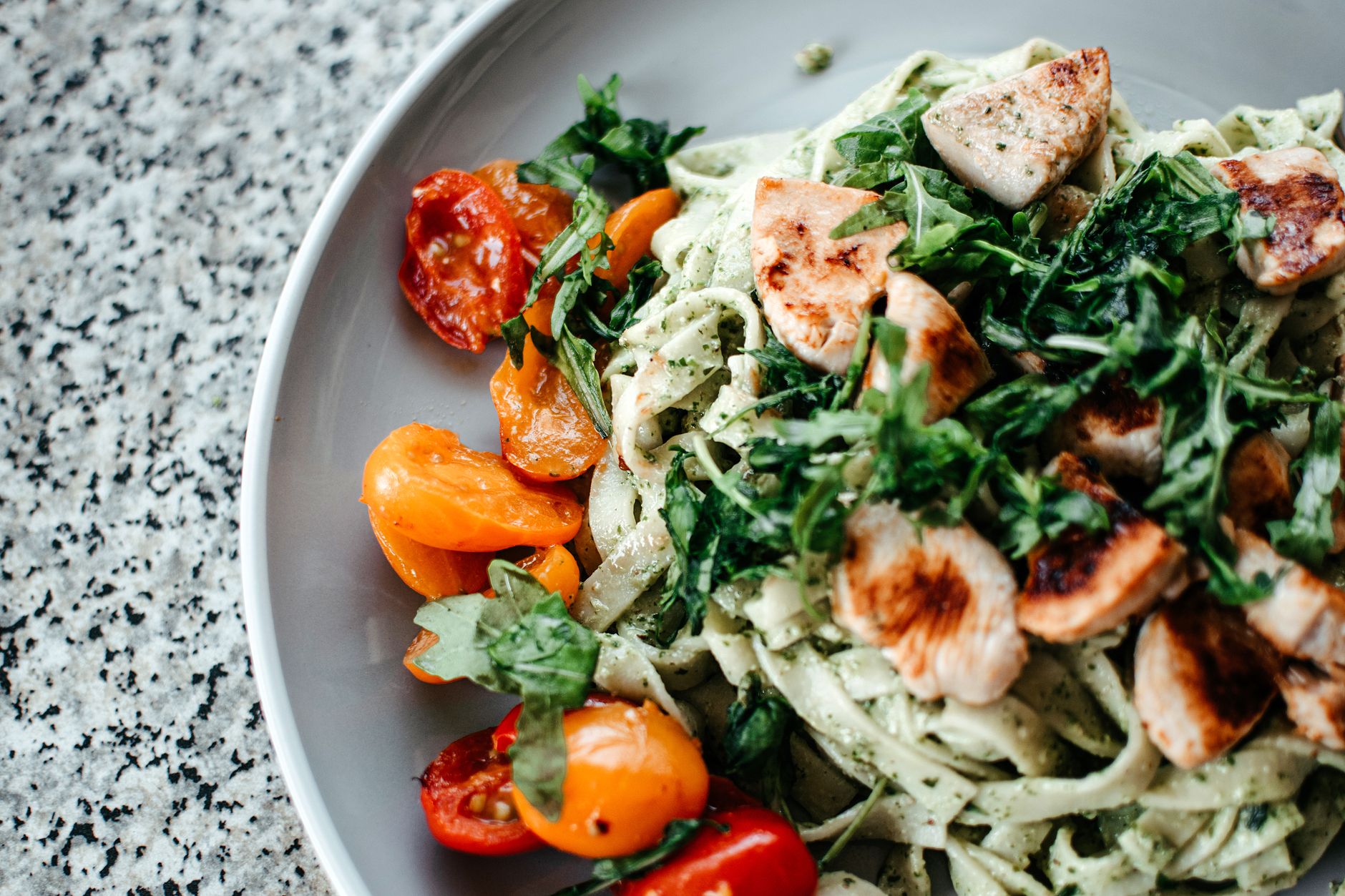 Kip pesto met kerstomaatjes