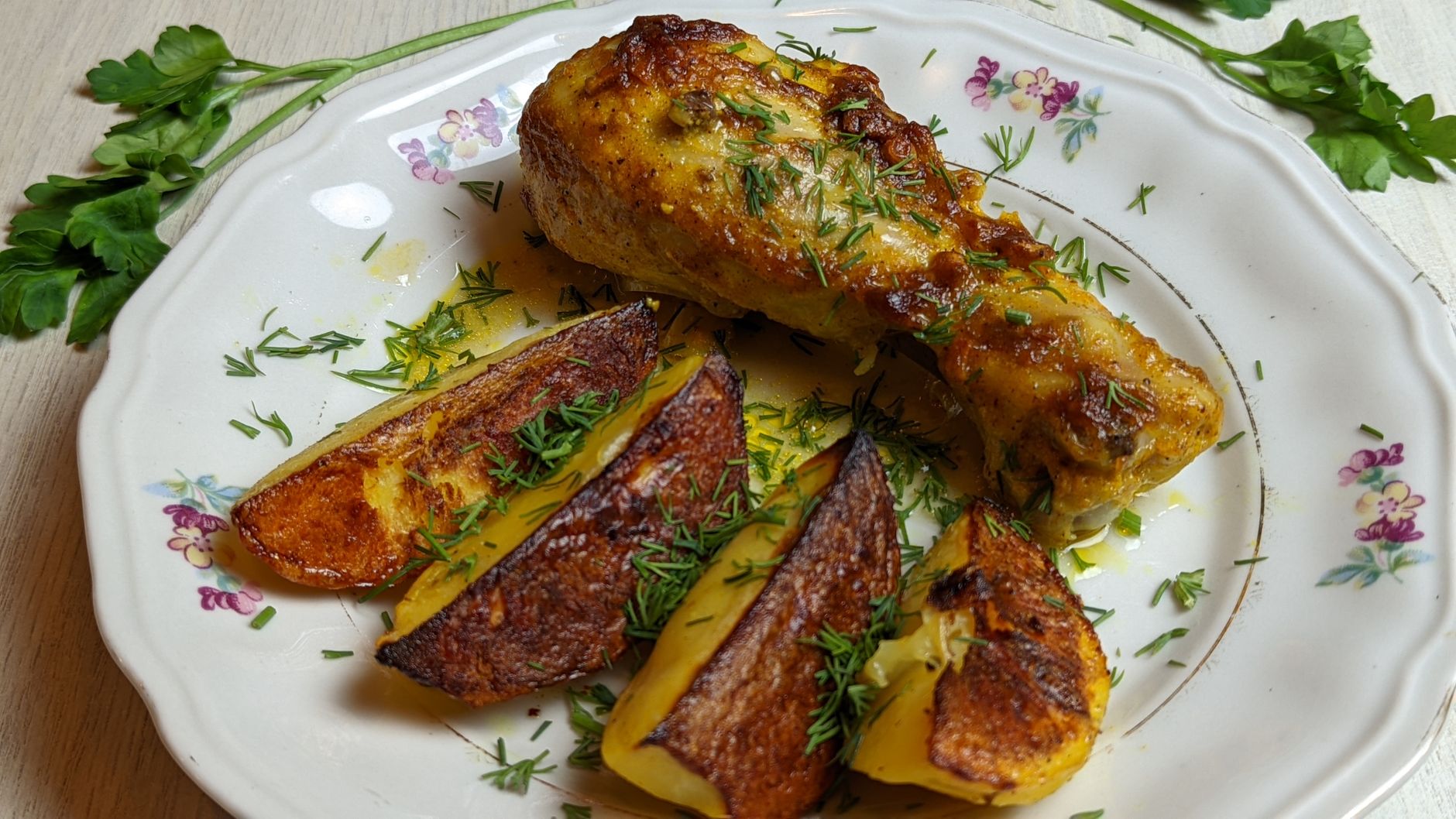 Kippenbouten uit de oven met aardappelen