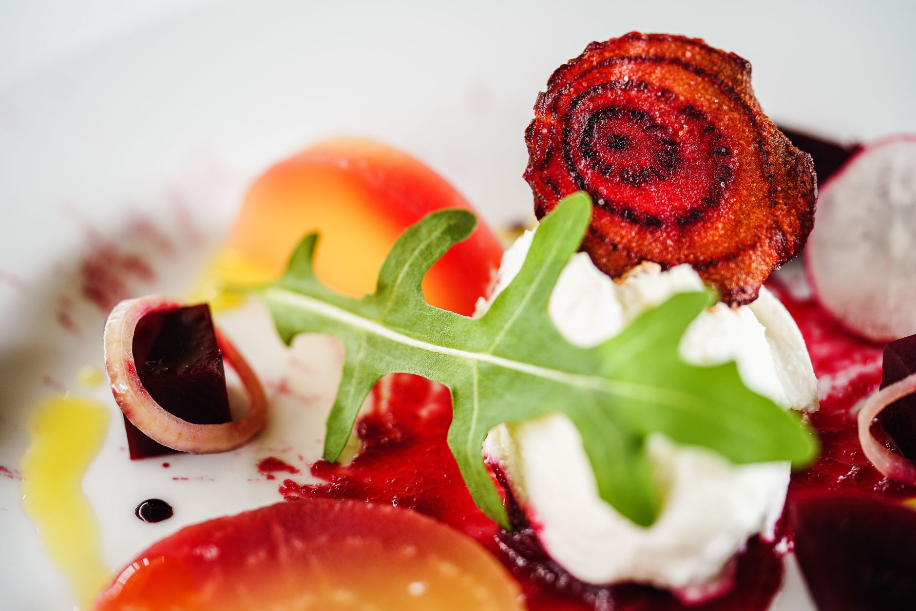 Linzensalade met geroosterde biet en geitenkaas