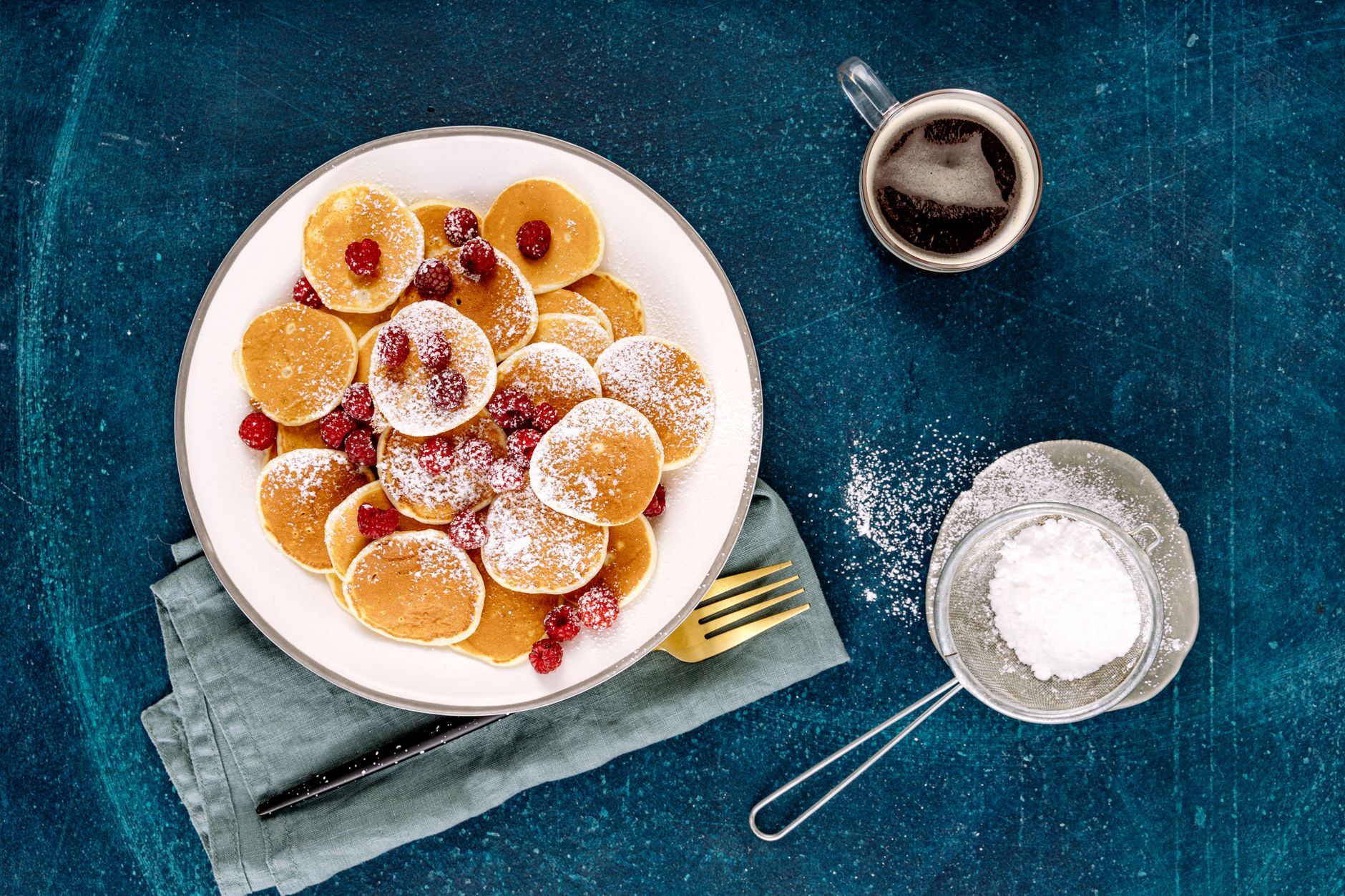 Poffertjes met poedersuiker