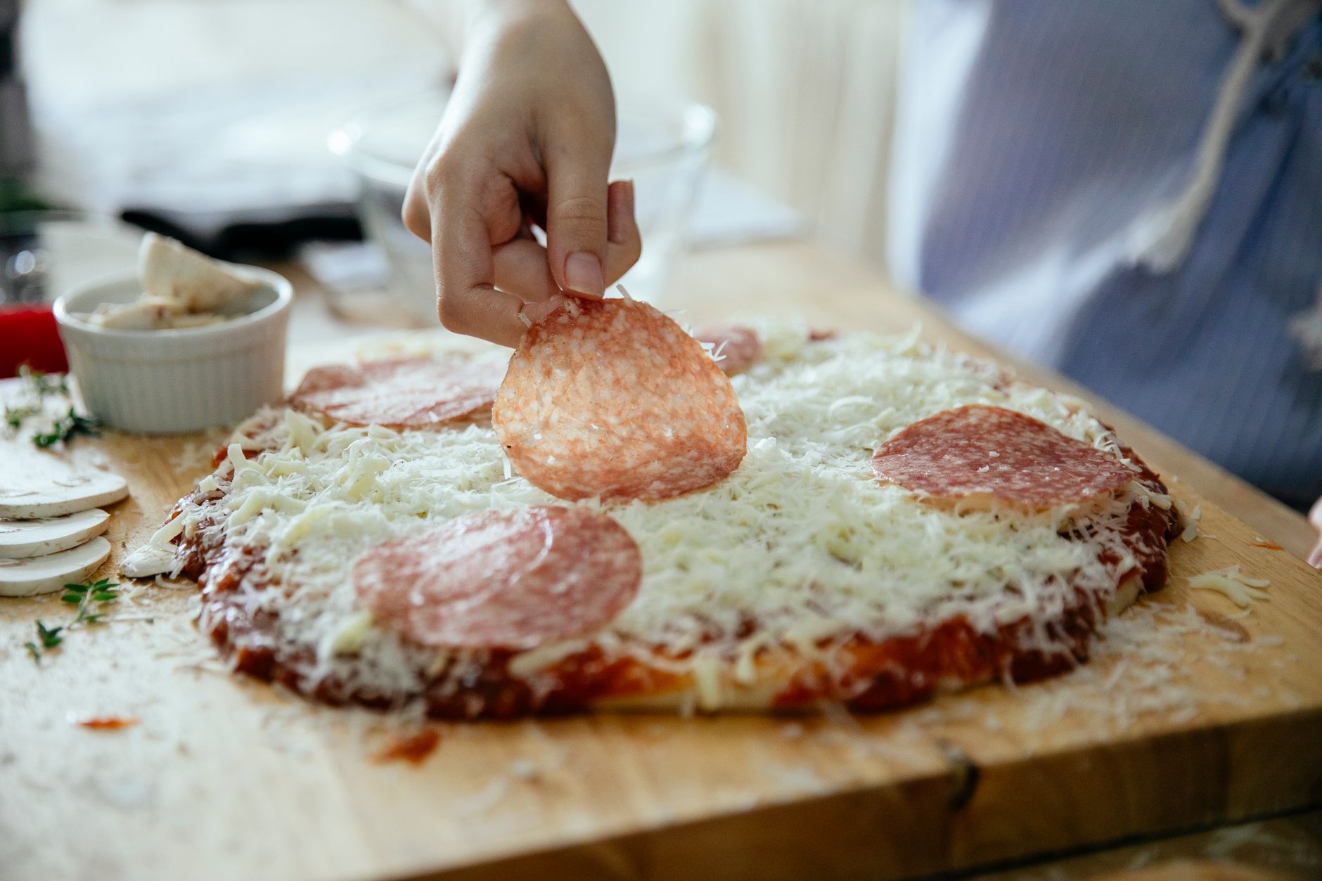 Stromboli met salami en kaas