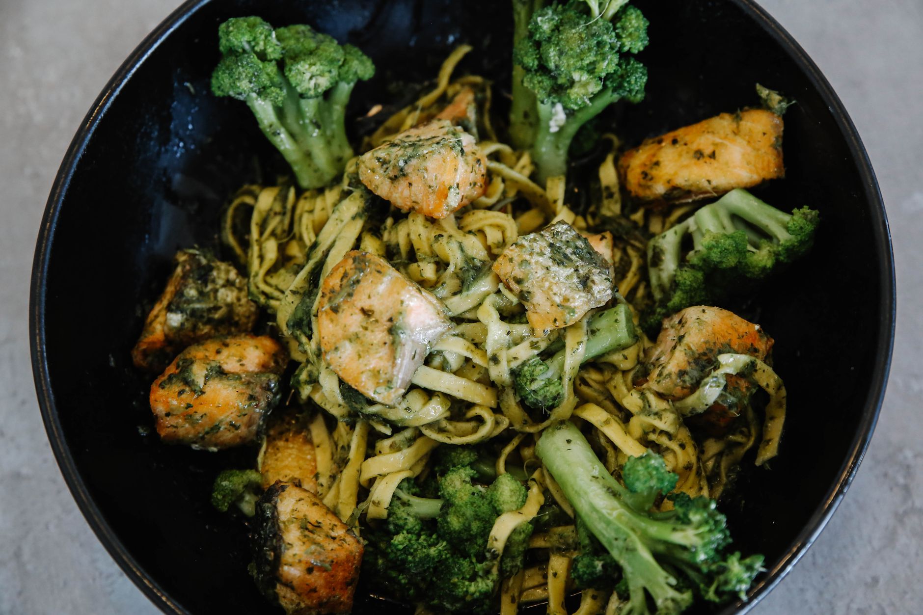 Tagliatelle met gerookte zalm en citroen