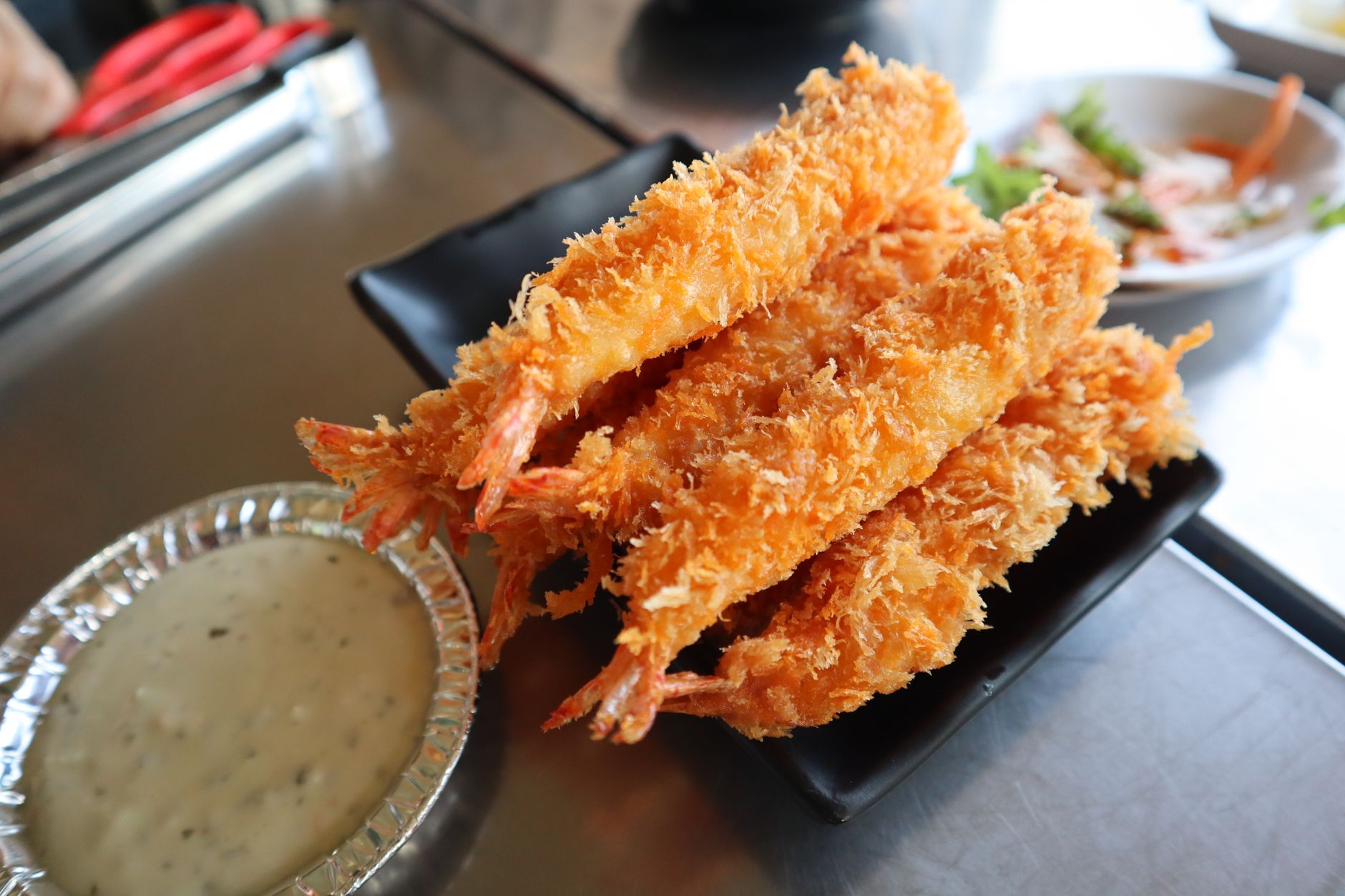 Tempura van garnalen en groenten